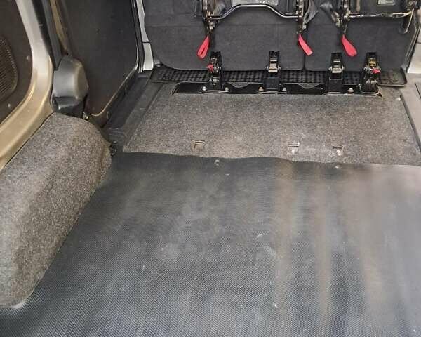 Сірий Ніссан NV200, об'ємом двигуна 1.5 л та пробігом 198 тис. км за 9700 $, фото 10 на Automoto.ua