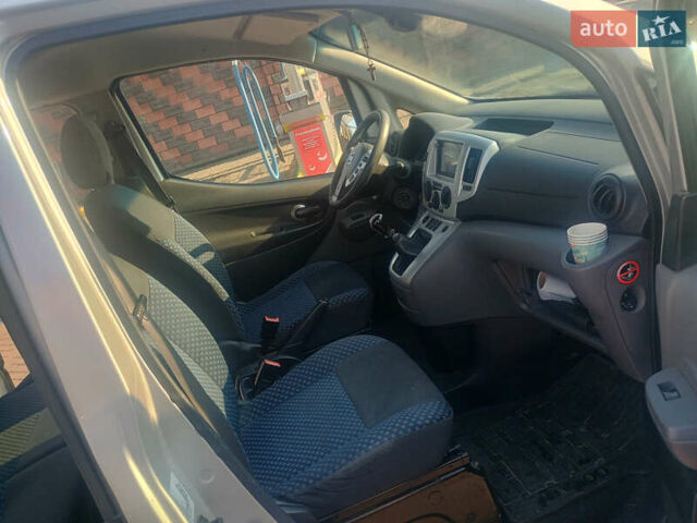 Сірий Ніссан NV200, об'ємом двигуна 1.46 л та пробігом 187 тис. км за 8750 $, фото 11 на Automoto.ua