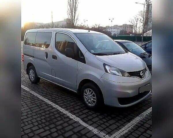 Серый Ниссан NV200, объемом двигателя 1.46 л и пробегом 300 тыс. км за 8000 $, фото 10 на Automoto.ua