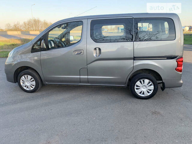 Сірий Ніссан NV200, об'ємом двигуна 1.5 л та пробігом 124 тис. км за 13300 $, фото 2 на Automoto.ua