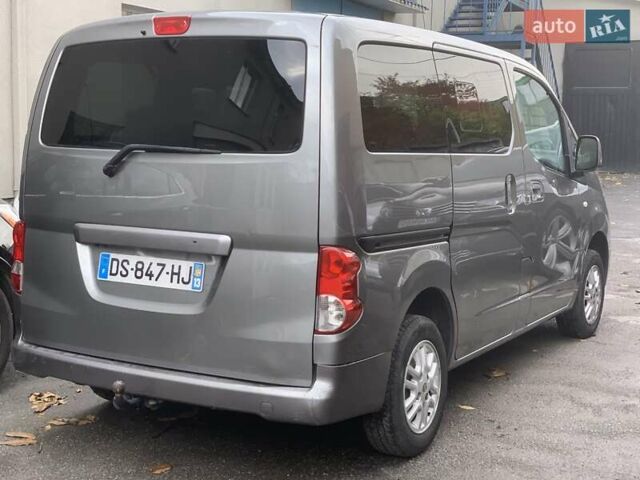 Серый Ниссан NV200, объемом двигателя 1.5 л и пробегом 175 тыс. км за 12900 $, фото 1 на Automoto.ua