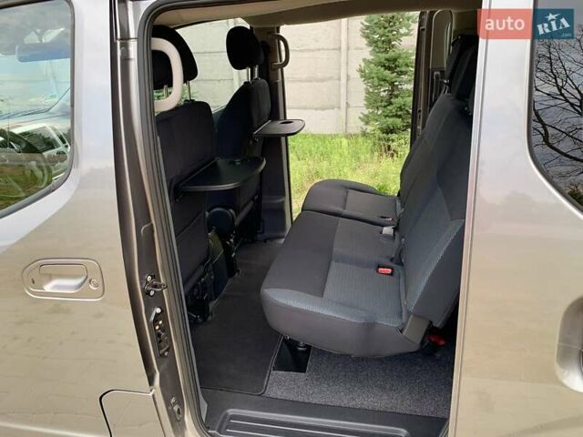 Сірий Ніссан NV200, об'ємом двигуна 1.5 л та пробігом 178 тис. км за 13999 $, фото 13 на Automoto.ua