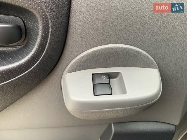 Сірий Ніссан NV200, об'ємом двигуна 1.5 л та пробігом 178 тис. км за 13999 $, фото 24 на Automoto.ua