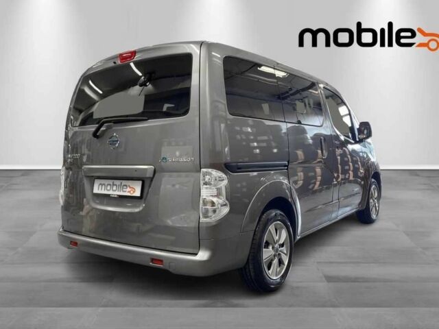 Сірий Ніссан NV200, об'ємом двигуна 0 л та пробігом 70 тис. км за 16300 $, фото 2 на Automoto.ua