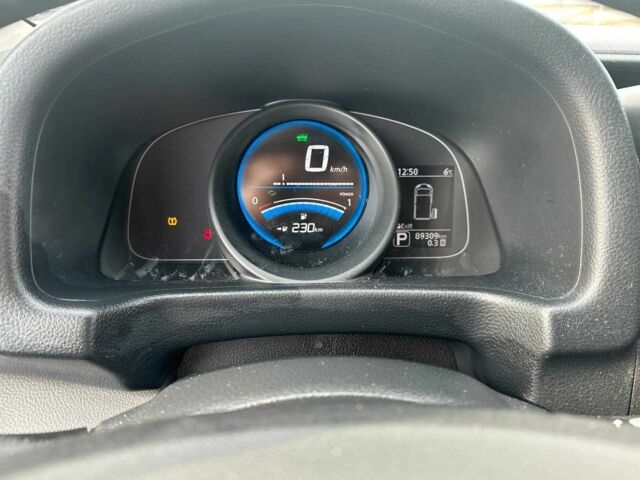 Серый Ниссан NV200, объемом двигателя 0 л и пробегом 90 тыс. км за 14000 $, фото 17 на Automoto.ua