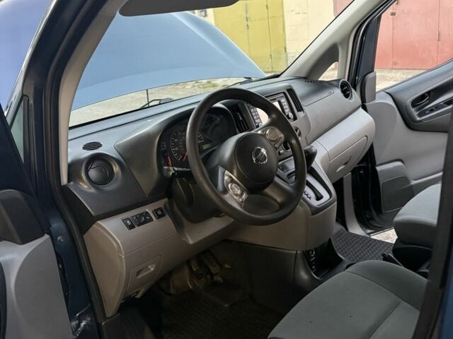 Синий Ниссан NV200, объемом двигателя 2 л и пробегом 184 тыс. км за 11000 $, фото 14 на Automoto.ua