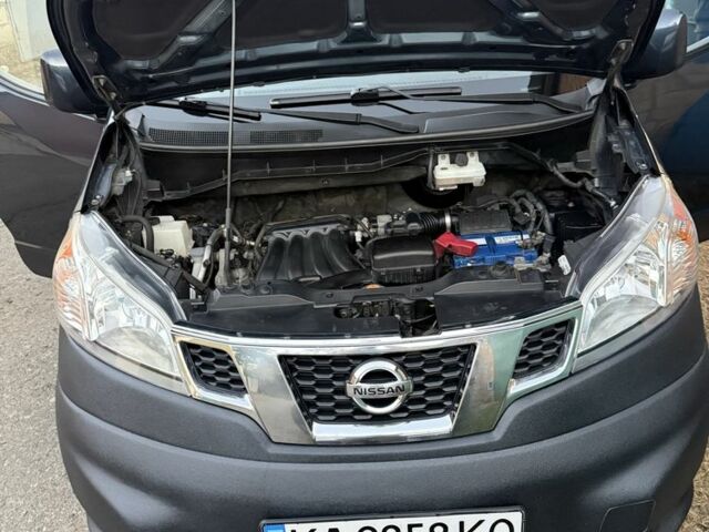 Синий Ниссан NV200, объемом двигателя 2 л и пробегом 184 тыс. км за 11000 $, фото 21 на Automoto.ua