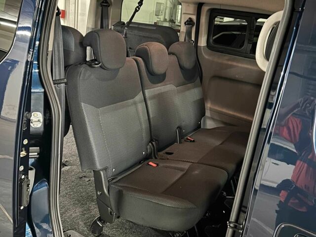 Синій Ніссан NV200, об'ємом двигуна 0 л та пробігом 106 тис. км за 13750 $, фото 10 на Automoto.ua