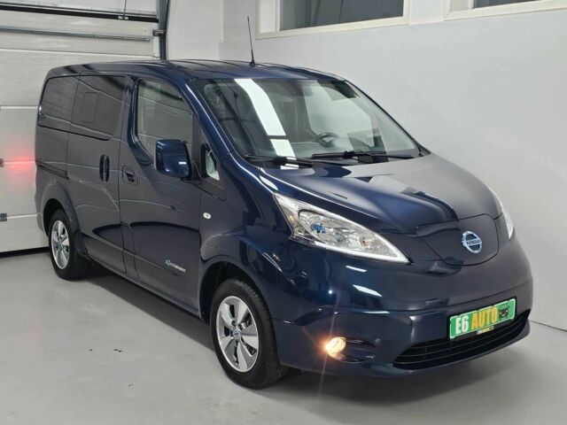 Синий Ниссан NV200, объемом двигателя 0 л и пробегом 78 тыс. км за 15000 $, фото 5 на Automoto.ua