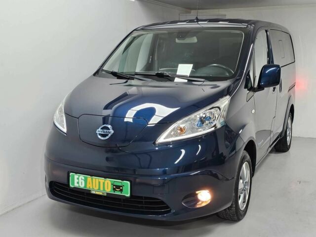 Синий Ниссан NV200, объемом двигателя 0 л и пробегом 78 тыс. км за 15000 $, фото 2 на Automoto.ua