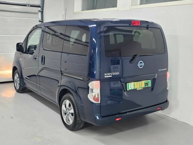Синий Ниссан NV200, объемом двигателя 0 л и пробегом 78 тыс. км за 15000 $, фото 13 на Automoto.ua