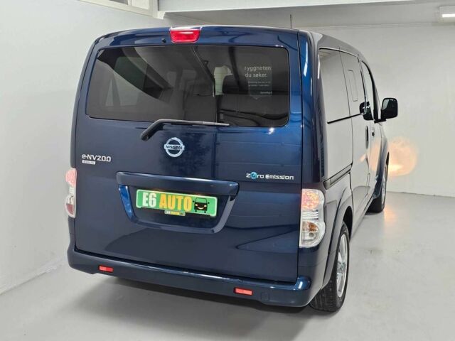 Синий Ниссан NV200, объемом двигателя 0 л и пробегом 78 тыс. км за 15000 $, фото 9 на Automoto.ua