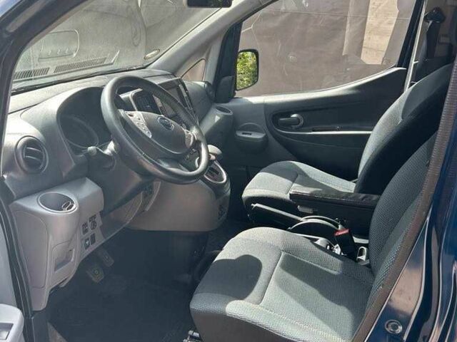 Синій Ніссан NV200, об'ємом двигуна 0 л та пробігом 106 тис. км за 13750 $, фото 8 на Automoto.ua
