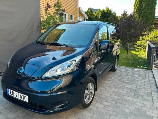 Синій Ніссан NV200, об'ємом двигуна 0 л та пробігом 106 тис. км за 13750 $, фото 3 на Automoto.ua
