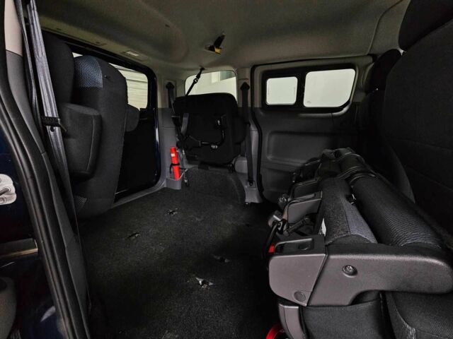 Синий Ниссан NV200, объемом двигателя 0 л и пробегом 78 тыс. км за 15000 $, фото 21 на Automoto.ua