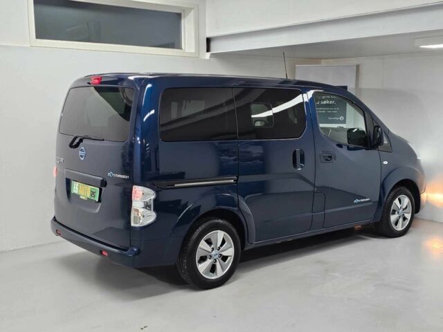Синий Ниссан NV200, объемом двигателя 0 л и пробегом 78 тыс. км за 15000 $, фото 7 на Automoto.ua