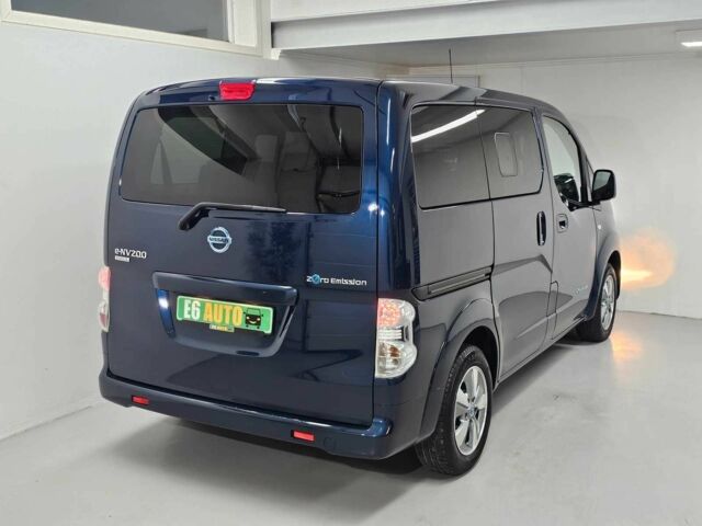 Синий Ниссан NV200, объемом двигателя 0 л и пробегом 78 тыс. км за 15000 $, фото 8 на Automoto.ua