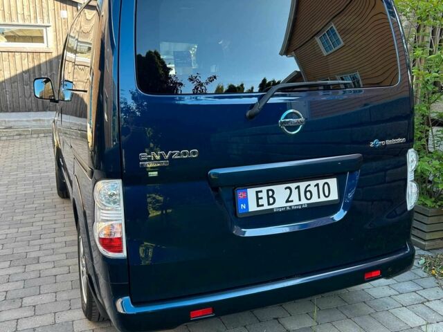 Синій Ніссан NV200, об'ємом двигуна 0 л та пробігом 106 тис. км за 13750 $, фото 6 на Automoto.ua