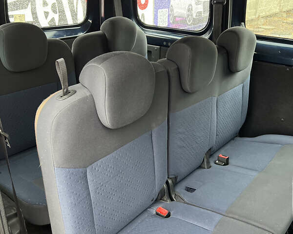 Синий Ниссан NV200, объемом двигателя 1.6 л и пробегом 274 тыс. км за 8700 $, фото 18 на Automoto.ua