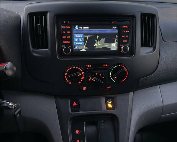 Синій Ніссан NV200, об'ємом двигуна 2 л та пробігом 185 тис. км за 11000 $, фото 8 на Automoto.ua