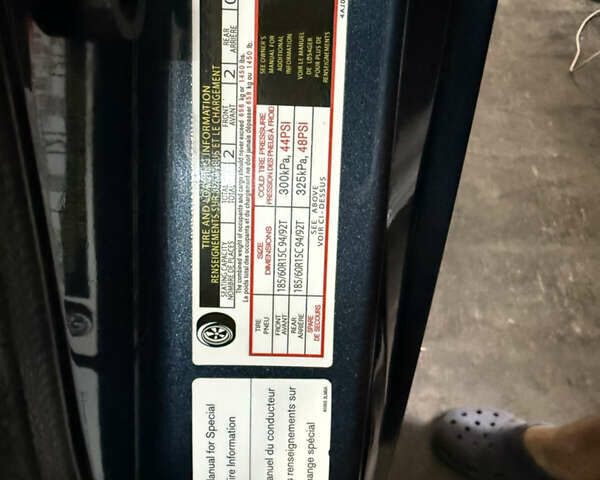 Синій Ніссан NV200, об'ємом двигуна 2 л та пробігом 185 тис. км за 11000 $, фото 4 на Automoto.ua