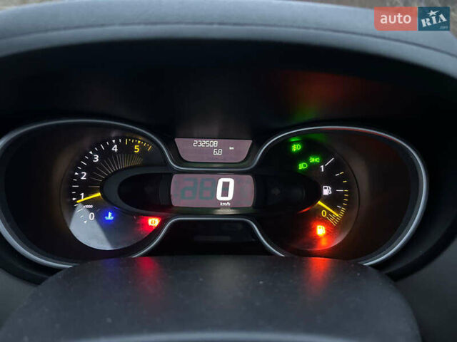 Белый Ниссан NV300, объемом двигателя 1.6 л и пробегом 232 тыс. км за 13300 $, фото 7 на Automoto.ua