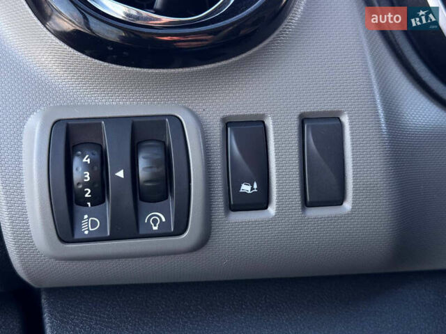 Білий Ніссан NV300, об'ємом двигуна 1.6 л та пробігом 185 тис. км за 16500 $, фото 10 на Automoto.ua