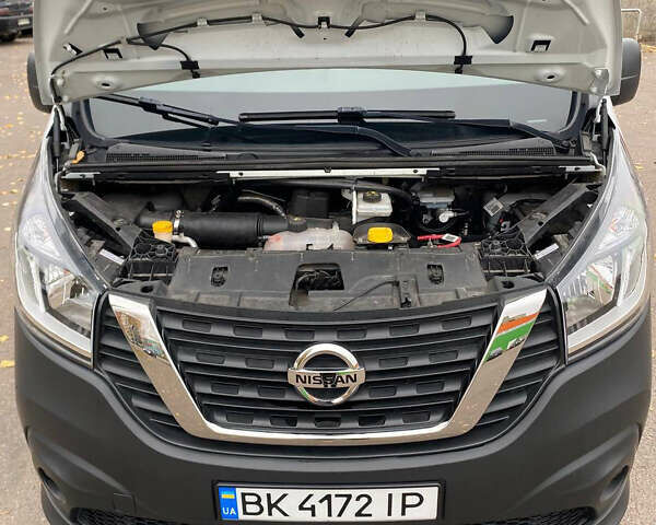 Белый Ниссан NV300, объемом двигателя 2 л и пробегом 151 тыс. км за 31000 $, фото 19 на Automoto.ua