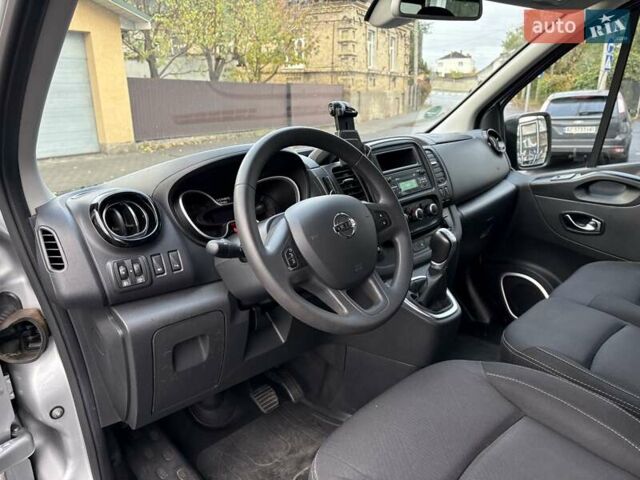 Сірий Ніссан NV300, об'ємом двигуна 2 л та пробігом 207 тис. км за 25500 $, фото 10 на Automoto.ua