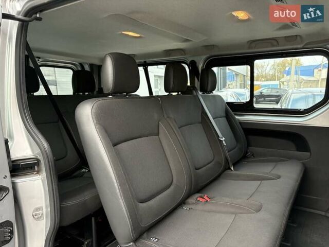 Сірий Ніссан NV300, об'ємом двигуна 2 л та пробігом 203 тис. км за 23900 $, фото 13 на Automoto.ua