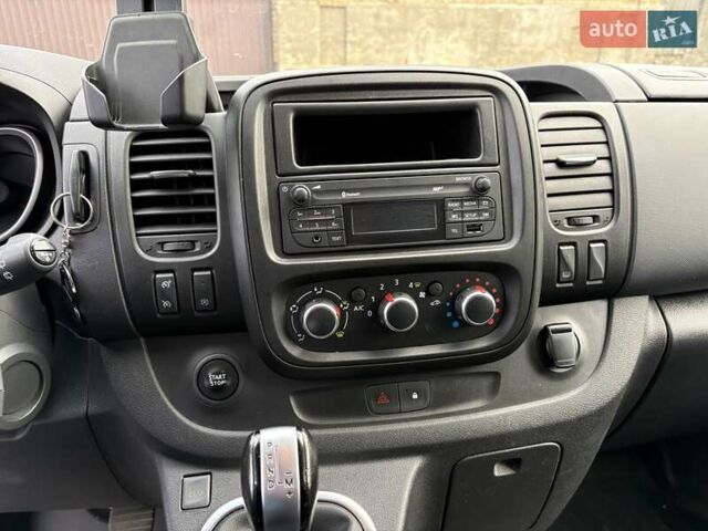 Сірий Ніссан NV300, об'ємом двигуна 2 л та пробігом 203 тис. км за 23900 $, фото 9 на Automoto.ua