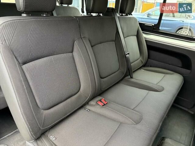 Сірий Ніссан NV300, об'ємом двигуна 2 л та пробігом 207 тис. км за 25500 $, фото 23 на Automoto.ua