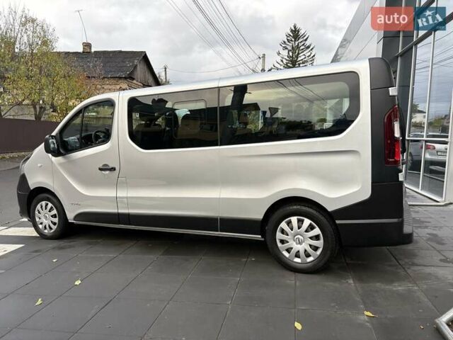 Сірий Ніссан NV300, об'ємом двигуна 2 л та пробігом 207 тис. км за 25500 $, фото 7 на Automoto.ua