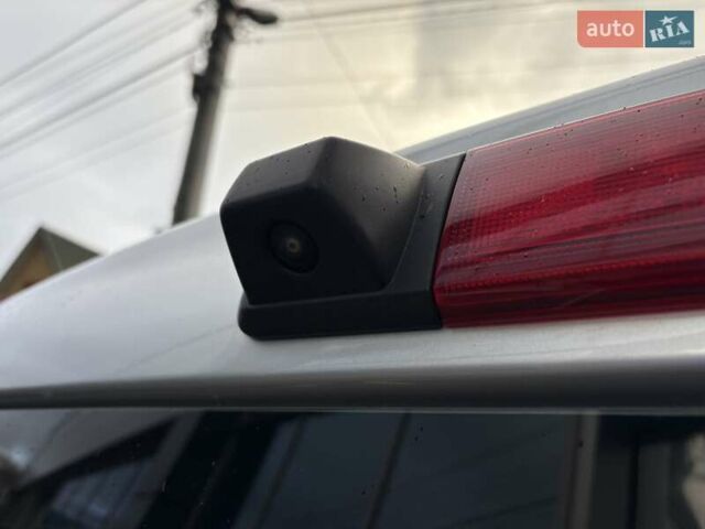 Сірий Ніссан NV300, об'ємом двигуна 2 л та пробігом 207 тис. км за 25500 $, фото 24 на Automoto.ua