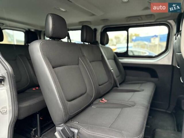 Сірий Ніссан NV300, об'ємом двигуна 2 л та пробігом 207 тис. км за 25500 $, фото 41 на Automoto.ua