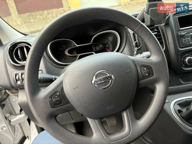 Сірий Ніссан NV300, об'ємом двигуна 2 л та пробігом 207 тис. км за 25500 $, фото 13 на Automoto.ua