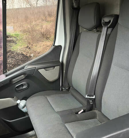 Белый Ниссан NV400, объемом двигателя 2.3 л и пробегом 187 тыс. км за 11000 $, фото 6 на Automoto.ua