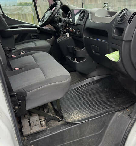 Белый Ниссан NV400, объемом двигателя 2.3 л и пробегом 187 тыс. км за 11000 $, фото 10 на Automoto.ua