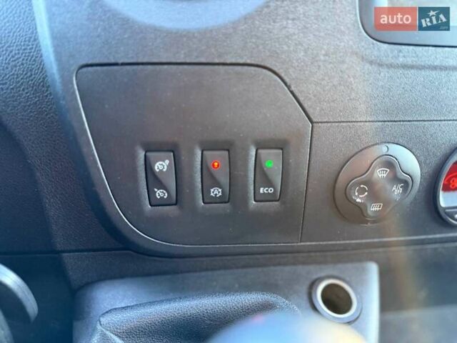 Белый Ниссан NV400, объемом двигателя 2.3 л и пробегом 208 тыс. км за 20777 $, фото 49 на Automoto.ua