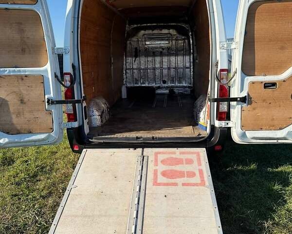 Белый Ниссан NV400, объемом двигателя 2.3 л и пробегом 208 тыс. км за 20777 $, фото 17 на Automoto.ua