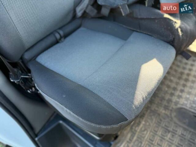 Белый Ниссан NV400, объемом двигателя 2.3 л и пробегом 208 тыс. км за 20777 $, фото 35 на Automoto.ua