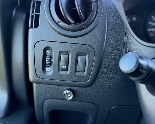 Белый Ниссан NV400, объемом двигателя 2.3 л и пробегом 208 тыс. км за 20777 $, фото 50 на Automoto.ua