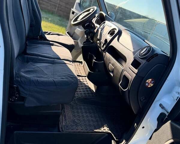 Белый Ниссан NV400, объемом двигателя 2.3 л и пробегом 208 тыс. км за 20777 $, фото 40 на Automoto.ua