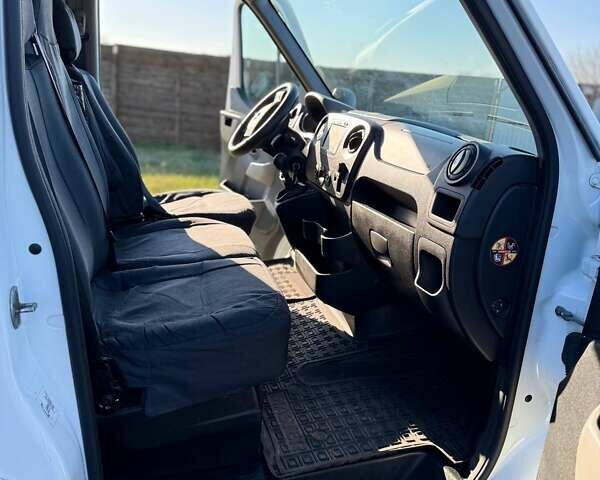 Белый Ниссан NV400, объемом двигателя 2.3 л и пробегом 208 тыс. км за 20777 $, фото 39 на Automoto.ua