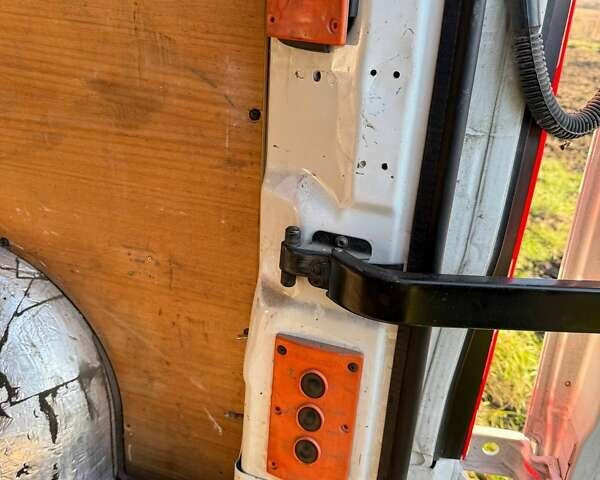 Белый Ниссан NV400, объемом двигателя 2.3 л и пробегом 208 тыс. км за 20777 $, фото 66 на Automoto.ua