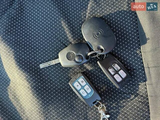 Белый Ниссан NV400, объемом двигателя 2.3 л и пробегом 208 тыс. км за 20777 $, фото 65 на Automoto.ua