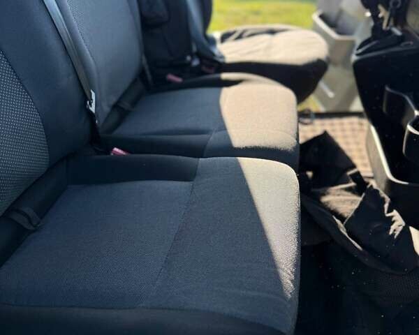 Белый Ниссан NV400, объемом двигателя 2.3 л и пробегом 208 тыс. км за 20777 $, фото 34 на Automoto.ua