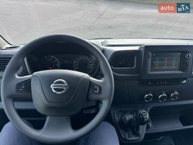 Белый Ниссан NV400, объемом двигателя 2.3 л и пробегом 191 тыс. км за 17500 $, фото 2 на Automoto.ua