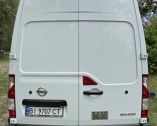 Белый Ниссан NV400, объемом двигателя 2.3 л и пробегом 493 тыс. км за 12900 $, фото 3 на Automoto.ua