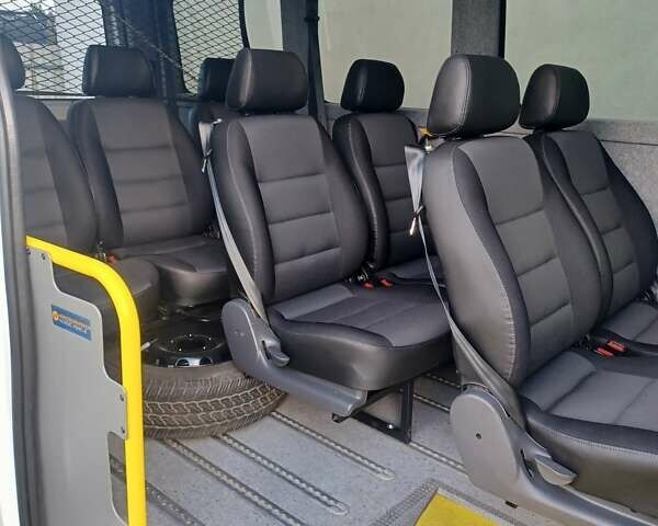 Білий Ніссан NV400, об'ємом двигуна 2.3 л та пробігом 348 тис. км за 18000 $, фото 6 на Automoto.ua